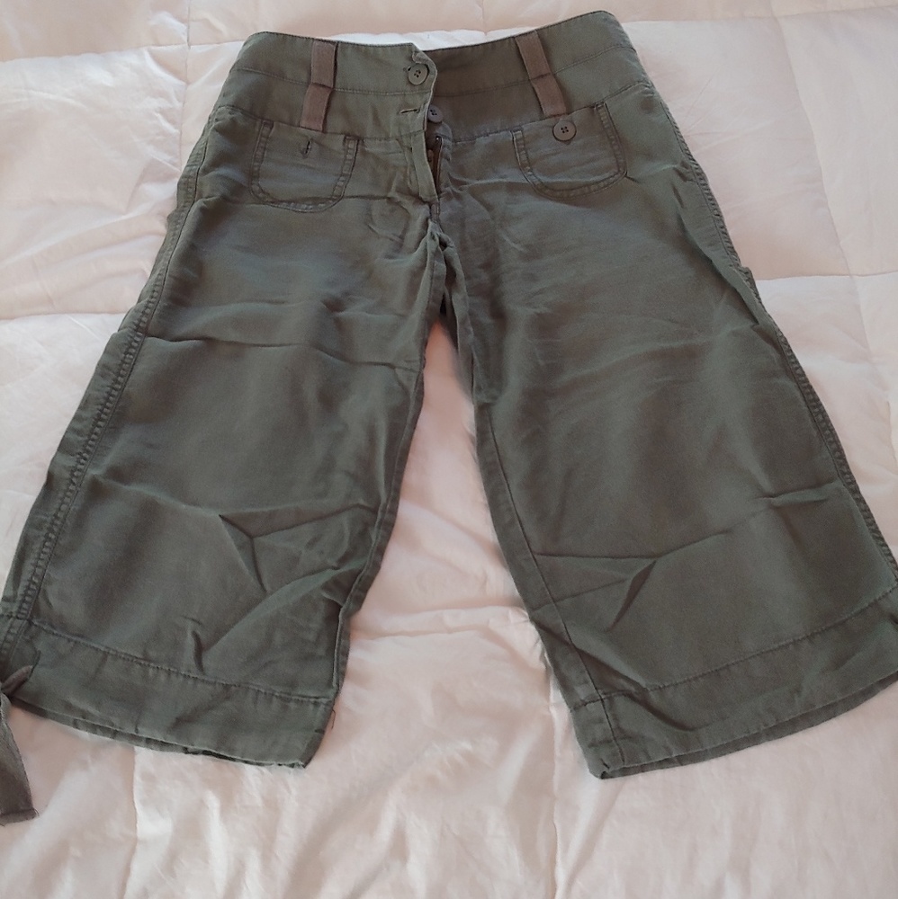 Capri pants